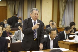 名古屋市20121108 11月8日名古屋市交渉であいさつする森谷光夫社保協議長